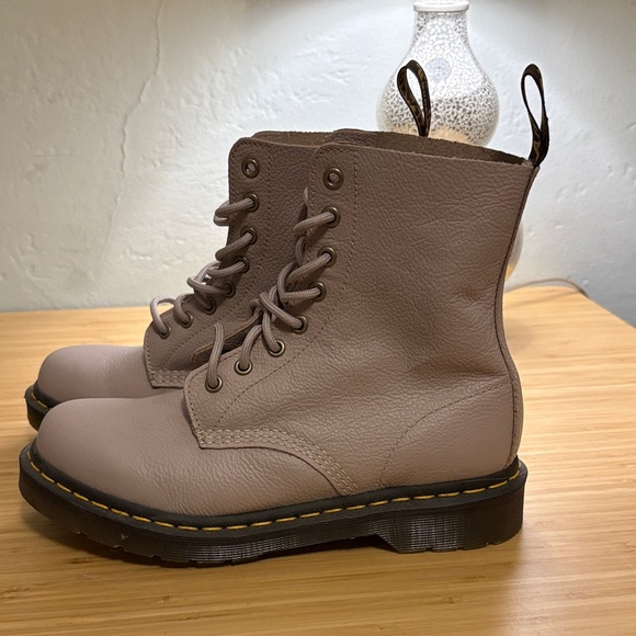 NWOT Dr. Marten Pascal boots - Picture 3 of 4